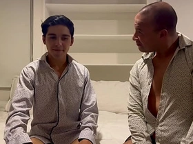 Este joven nunca había probado una gran verga como la que tiene este discapacitado hot sex xxx videos asian gay