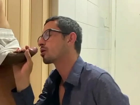 Na hora do tesão, rasguei a roupa do passivo e ele foi embora de cueca asian gay sex videos outdoor