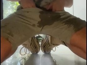 Amateur boy wets himself on the kitchen floor asian teenage joyful dealings videos