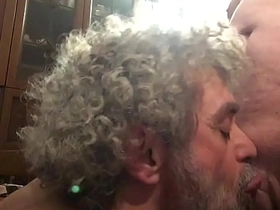 Pompini a gogò... Nypster succhia minkie di ogni colore e dimensione e beve la sborra asian bus boys gay sex videos