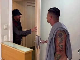 BATI NO QUARTO ERRADO male gay coitus videos asian