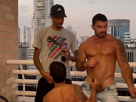 FUDENDO A PUTINHA SEM CAPA COM UM AMIGO. porn videos gay asian coitus