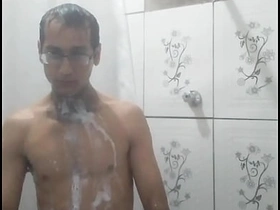 VAZOU NA NET ME EXIBINDO PARA PUTINHA Reach MEU BAIRRO HOJE VOU COMER ESSA GOSTOSA gay sex videos asian pakistani