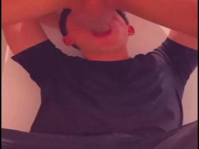 Joven atletico me atraganta en los baños del centro comercial rico cruising asian only fans gay sex videos