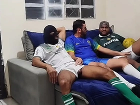 Como será que terminou essa partida de futebol? Adivinhem (Prévia) asian gay china sex videos
