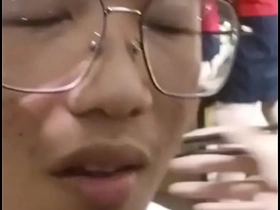 年輕小伙流露淫蕩神情讓人欲罷不能 asian bottom gay sex videos