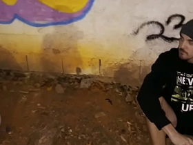 O MACHO CASADO FOI FUMA UMA ERVA NA PRAÇA E DEU TESÃO E ACABOU PEGANDO O MORADOR DE RUA E GANHANDO LEITADA NO RABO ( TESAER ) sex joyful videos asian new