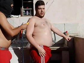 Maloka Come o Gordinho na Laje - parte 1 (COMPLETO NO RED E SHEER) asian gay sex videos'