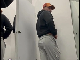 Me pongo caliente en los probadores asian gay copulation videos boyfriend