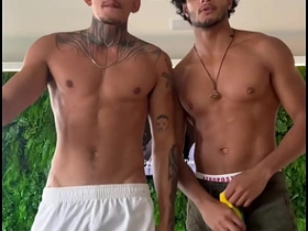 Passivo Femboy dando pra casal de Ativos Dotados sexual relations videos asian gym gay