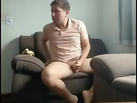 Ik was alleen thuis en pronkte in de woonkamer terwijl ik naar funk luisterde. asian gay sex videos sotwe