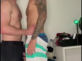 FUDENDO O NOVINHO QUE CONHECI NA BOATE asian gay sex videos with story