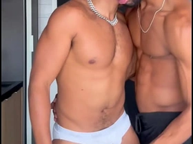 FUDENDO NA BRODERAGEM COM MEU AMIGO DOTADO best of asian gay sex videos