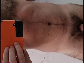 Peludo queimado de sol depois de um dia de praia sex videos asian gay dad